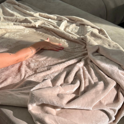 Waterproof Splash Blanket™️ - Champagne Double Veluxe